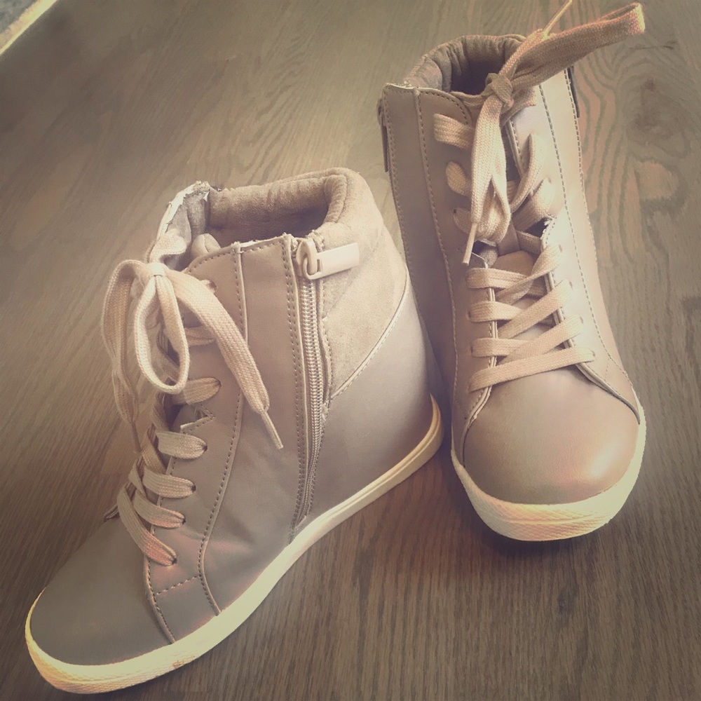 Wedged Ankle Boots